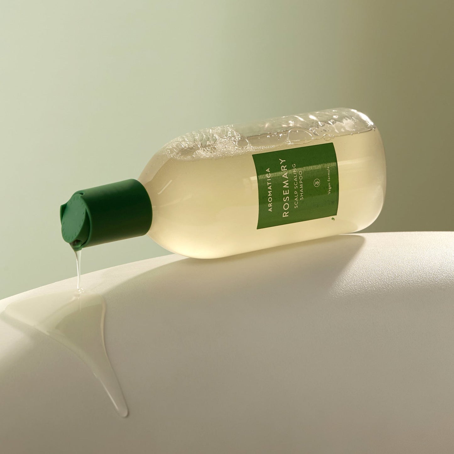 Rosemary Scalp Scaling Shampoo AROMATICA